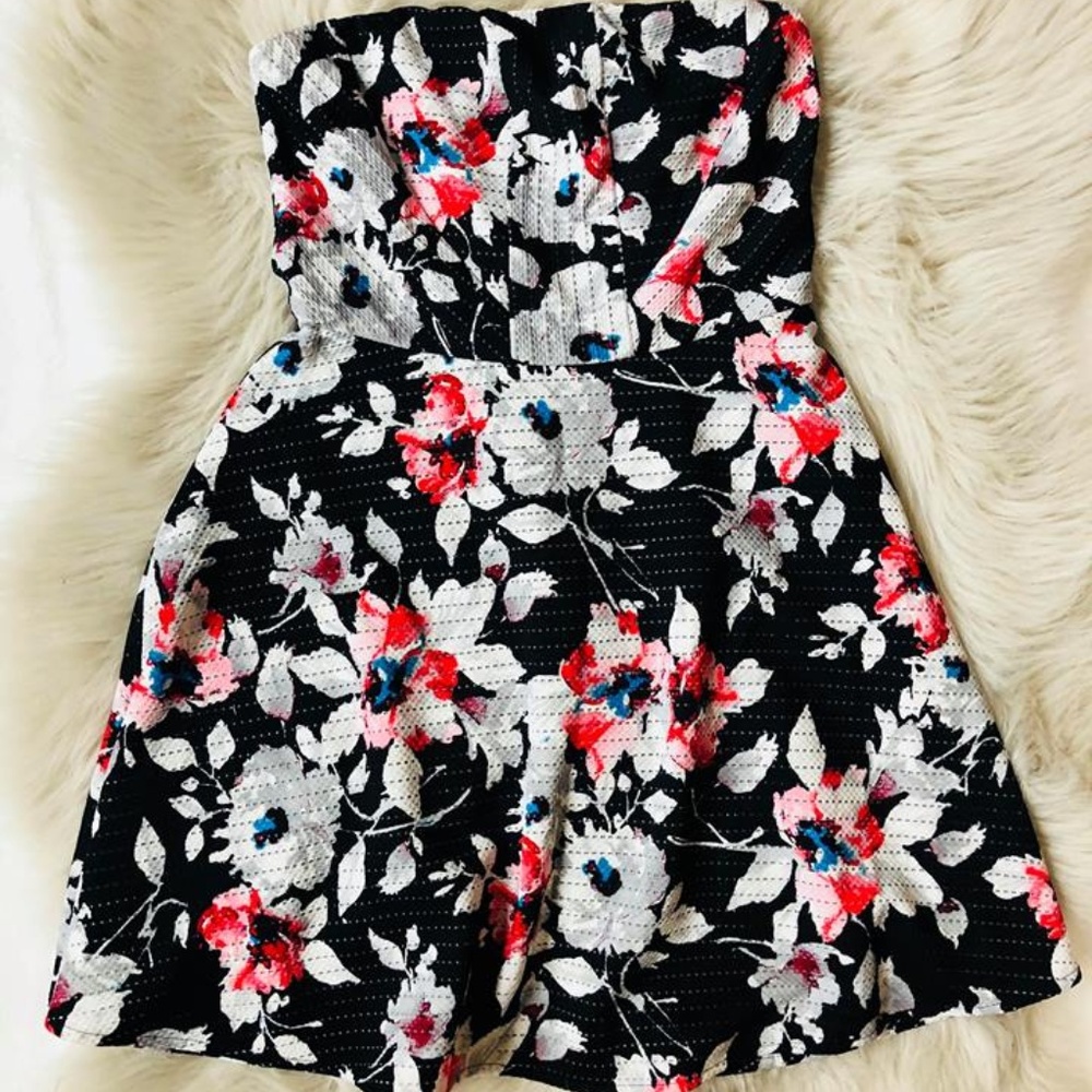 NWOT-EXPRESS-Sweetheart-Strapless-Floral-Dress